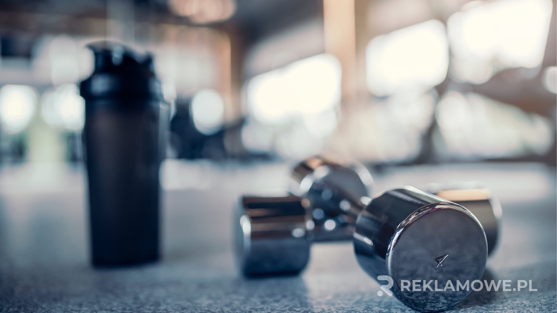 Tanie gadżety reklamowe na stole